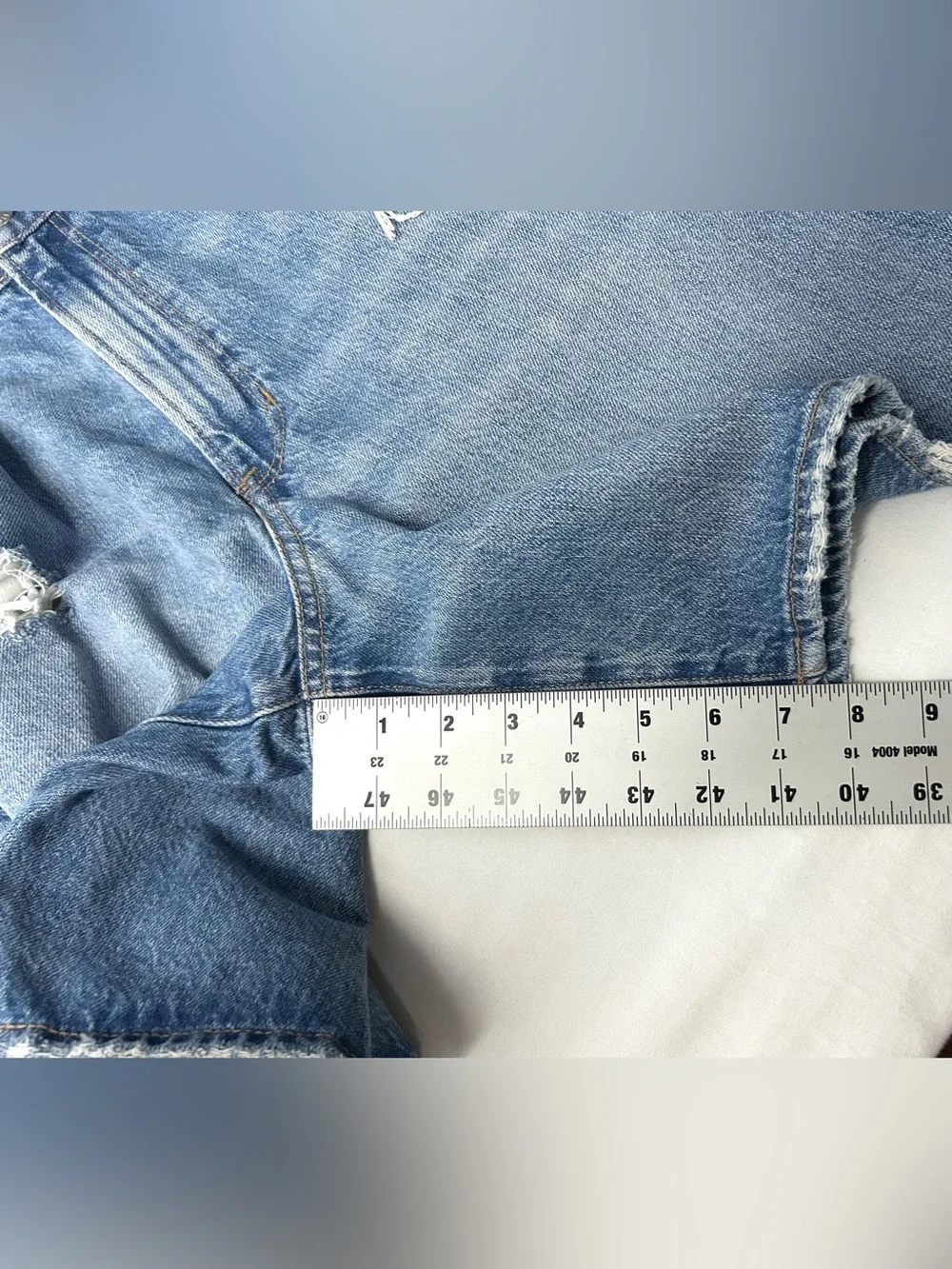 American Eagle‎ Shorts Womens 18 Blue 90s Boyfriend Long Distressed Rips Raw Hem